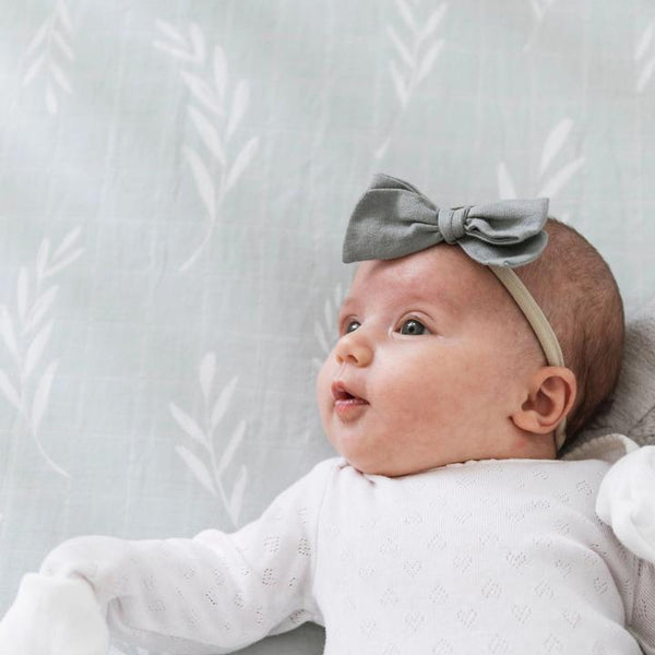 Saranoni Cotton Muslin Crib Sheet - Olive Branch